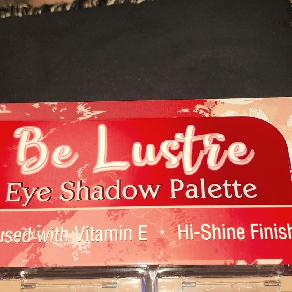 NEW City Colors (Be Lustre Eye Shadow Palette)